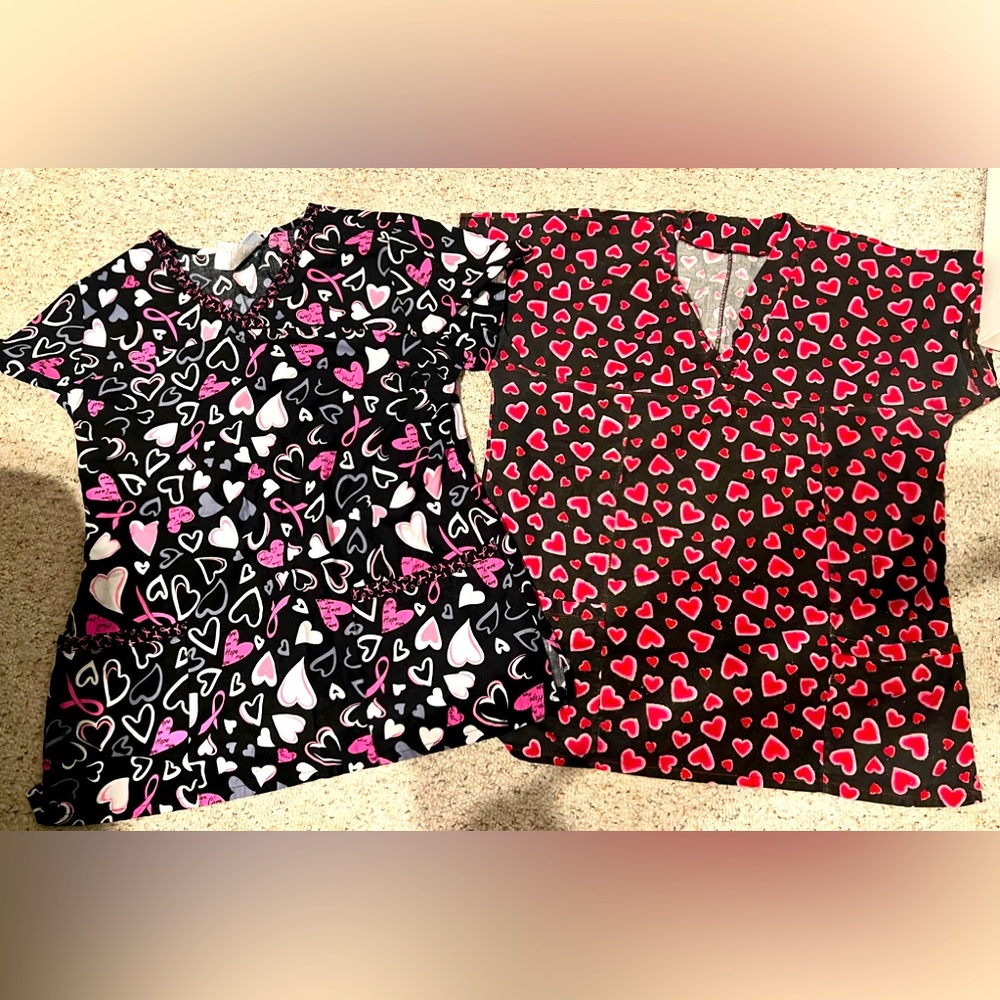 2 Heart womens scrub tops! MINT CONDITION- Size medium-
